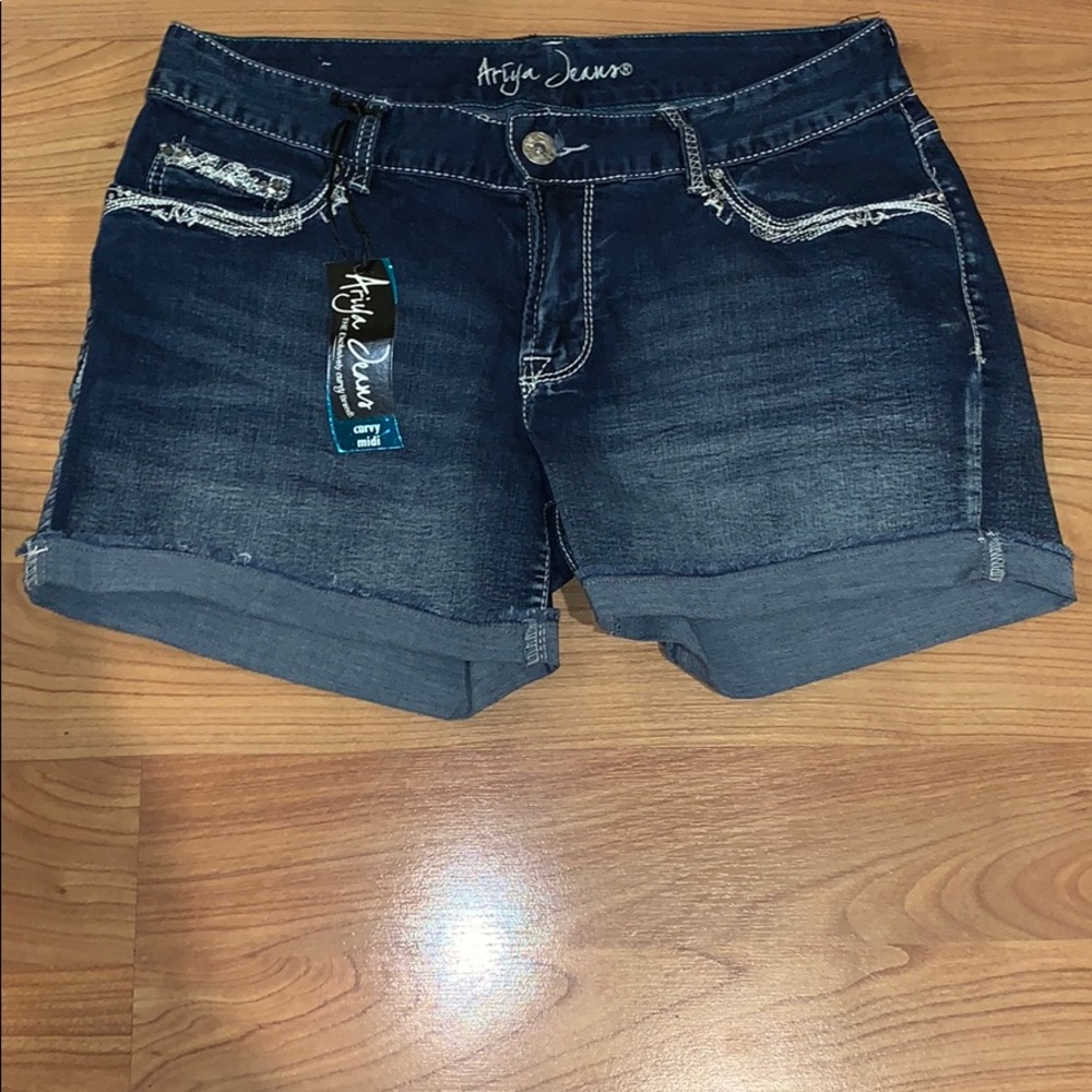 Brand new with tags Aria jeans shorts size 13/14